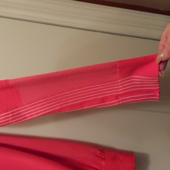 Women's Nike Dri-fit athletic top - Picture 3 of 7